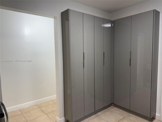 Building Photo - 8550 SW 109th Ave