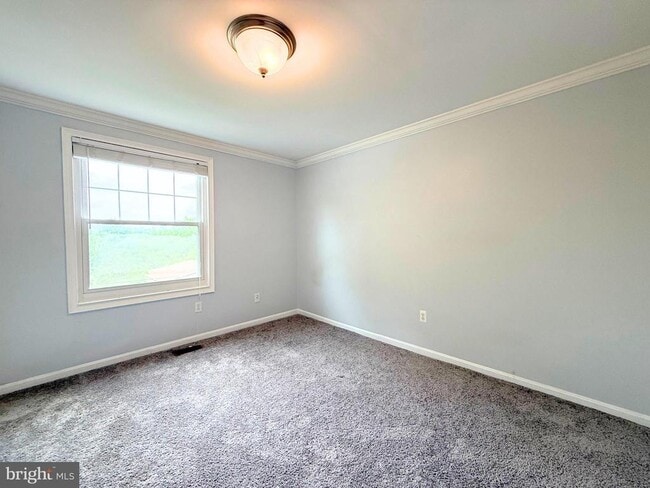 Building Photo - 10405 Bloom Dr