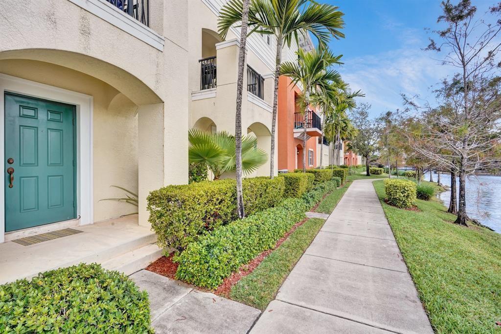 Building Photo - 228-228 SW 6th Ct