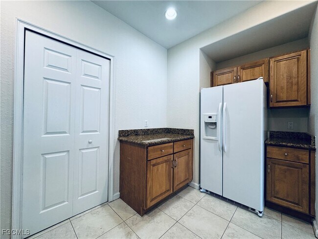 Building Photo - 13100 Bella Casa Cir