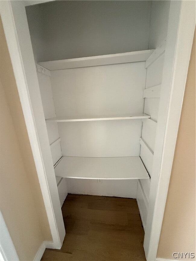 Building Photo - 1332 Oak St