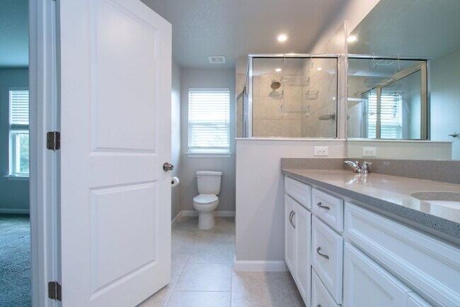 Building Photo - Stunning 3 Bed Townhouse for Rent in Lakewood Ranch! Spacious, Modern, and Move-In Ready!
