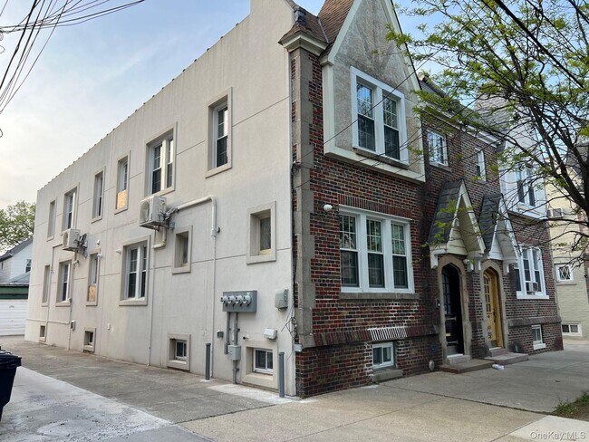 Building Photo - 89-21 69th Rd