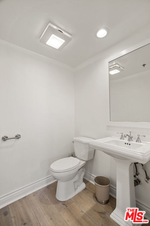 Building Photo - 122 N Clark Dr