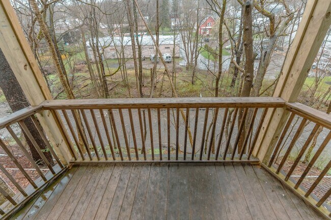 Building Photo - Stunning 2 bed, 1 bath, first floor apartment with views of Mill Run
