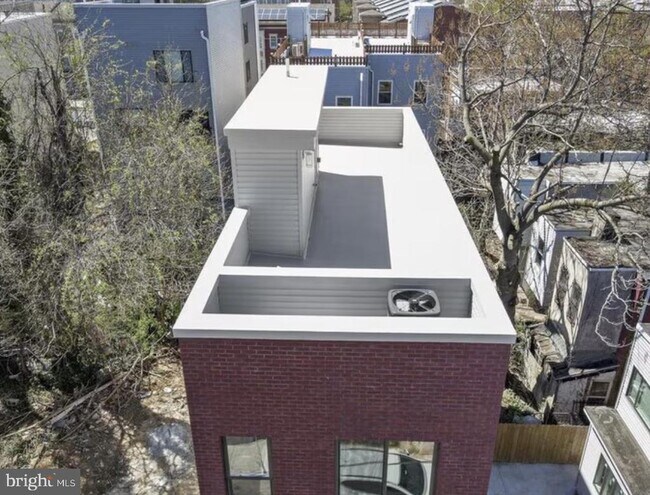 Building Photo - 638 N Shedwick St