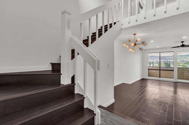 Building Photo - 33492 Valley View Ct