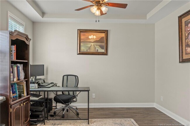 Building Photo - 221 Fountain Grove Dr