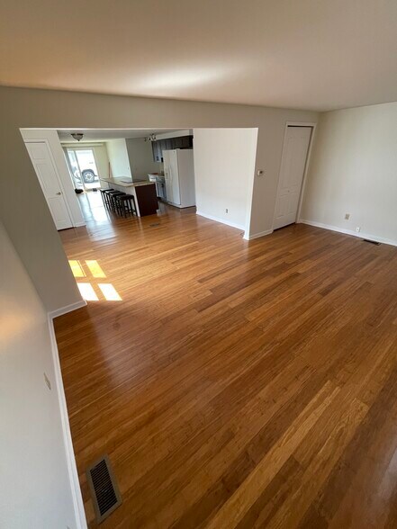 Building Photo - 1365 Pierce Ave
