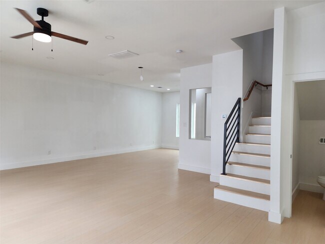 Building Photo - 3415 St Emanuel St
