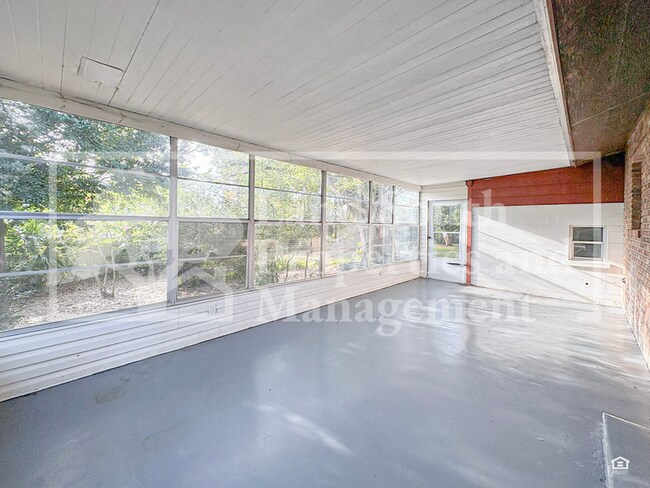 Building Photo - 1631 Monterey Ln