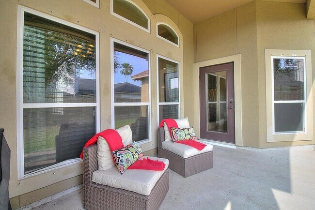 Building Photo - 15134 Barataria Dr