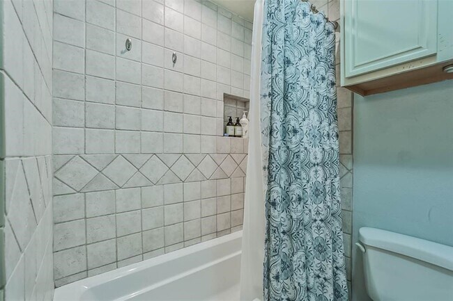 Building Photo - 6911 Sprigg St