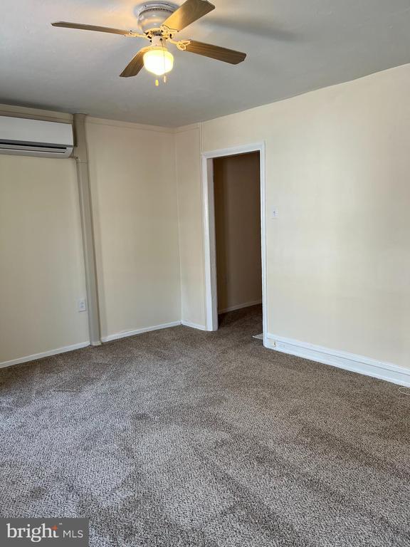 Building Photo - 145 Levering St