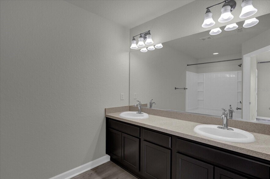 Building Photo - 4500 SW 52nd Cir