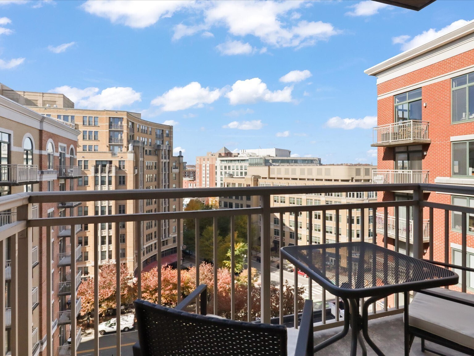 Building Photo - 1220 N Fillmore St