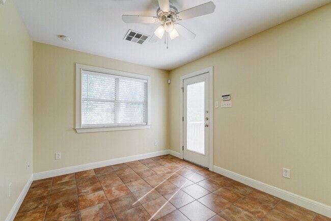 Building Photo - 4527 Avenue B