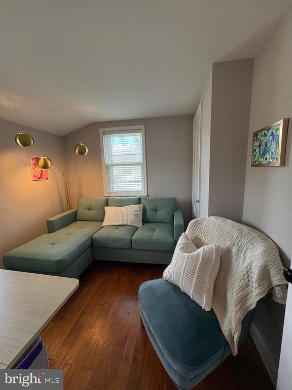 Building Photo - 509 D St