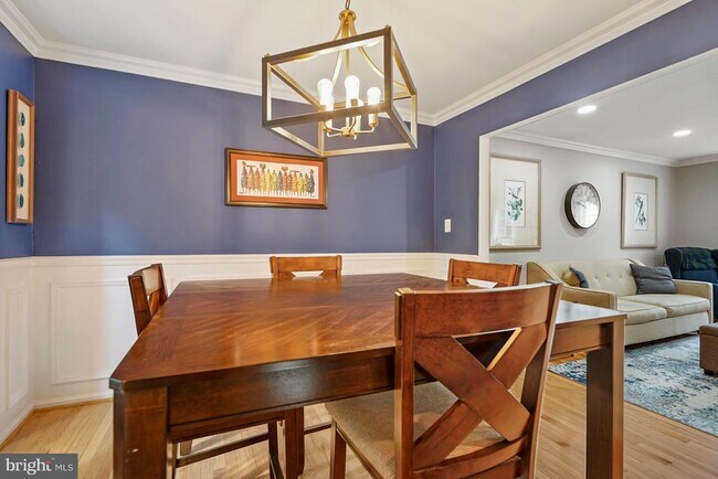 Building Photo - 7930 Bubbling Brook Cir