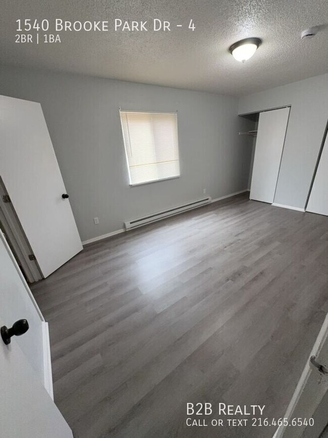 Building Photo - 1540 Brooke Park Dr