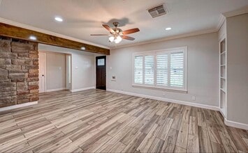 Building Photo - 4026 Drummond St