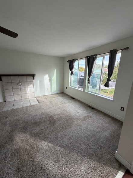 Building Photo - 1578 Onyx Dr