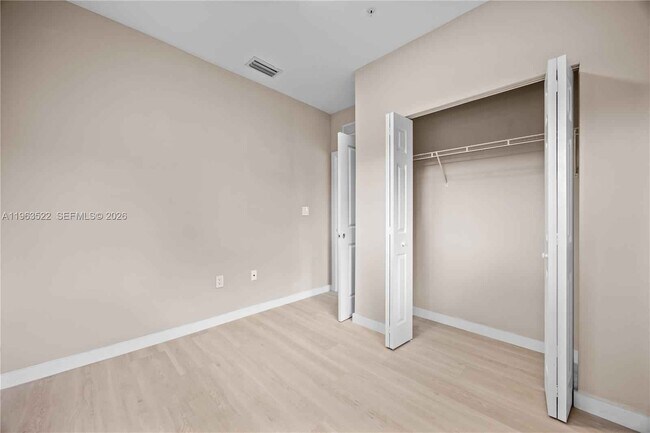 Building Photo - 630 NE 166th St