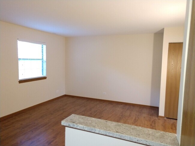Building Photo - 15 Gant Cir
