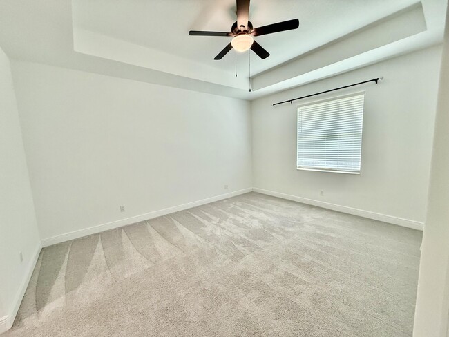 Building Photo - 293 SW Ridgecrest Dr