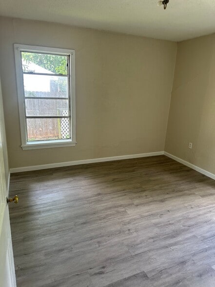 Building Photo - 3821 Hay Ave