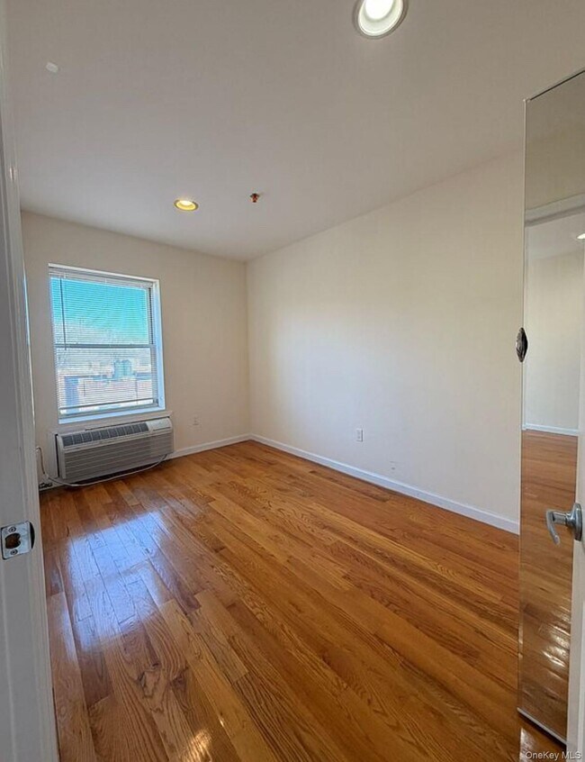 Building Photo - 82-65 116th St