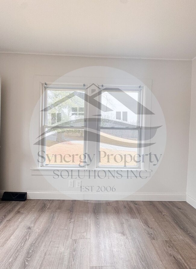 Building Photo - Madison Home Available Now