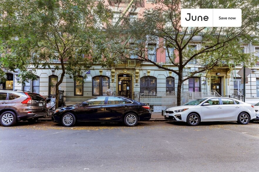 Building Photo - 211 W 109th St