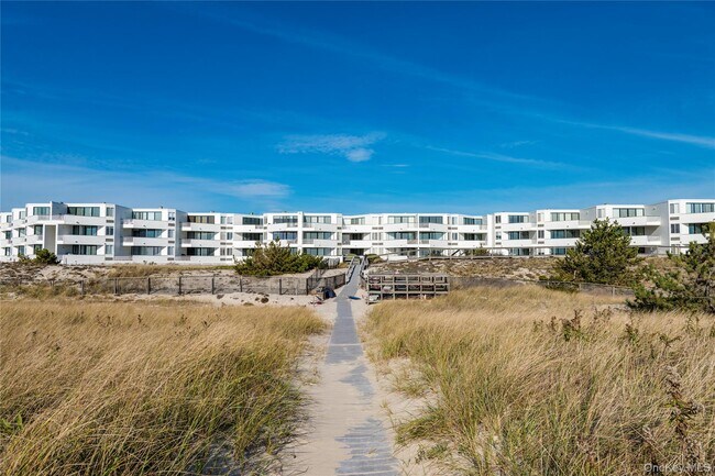 Building Photo - 265 Dune Rd