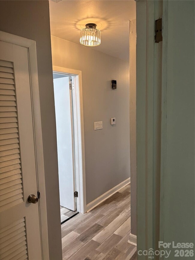 Building Photo - 6225 Branch Hill Cir