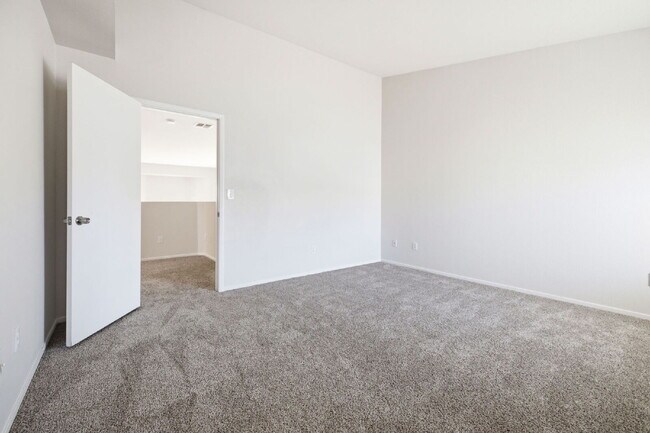Building Photo - "Modern Comfort Close to Nellis Airforce Base: Spacious 3-Bed Home with 2.5 Baths in Vibrant Las ...