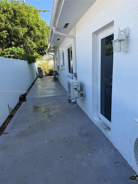 Building Photo - 12525 SW 187th Ter