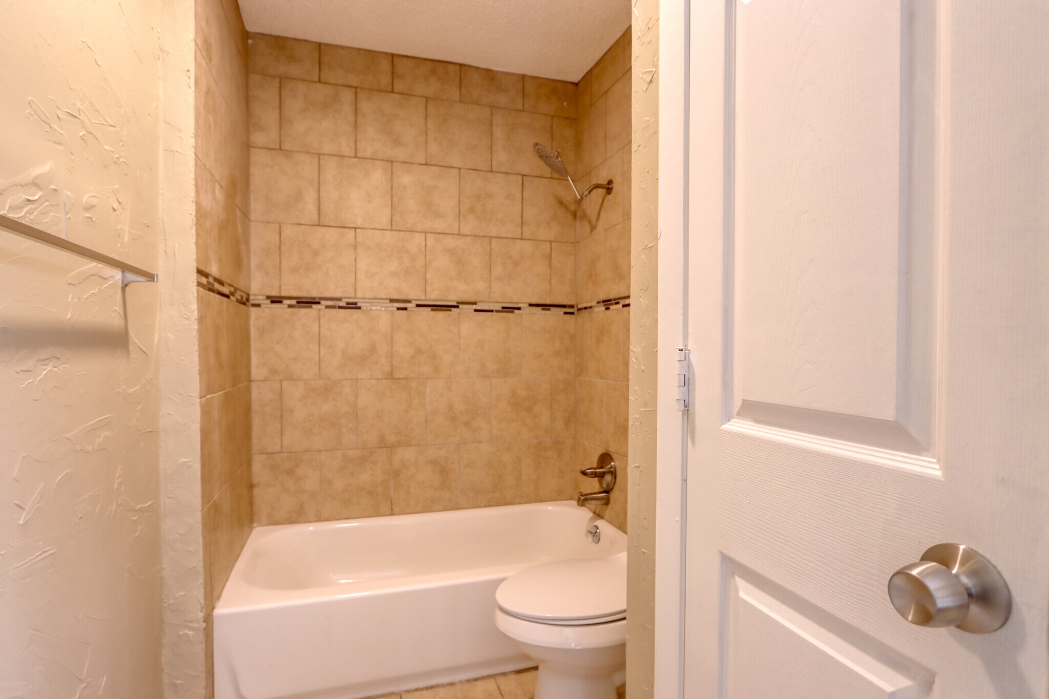 Building Photo - 711 Harbour Town Dr