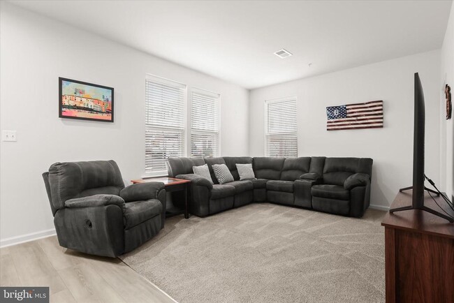 Building Photo - 1624 Aster Ln