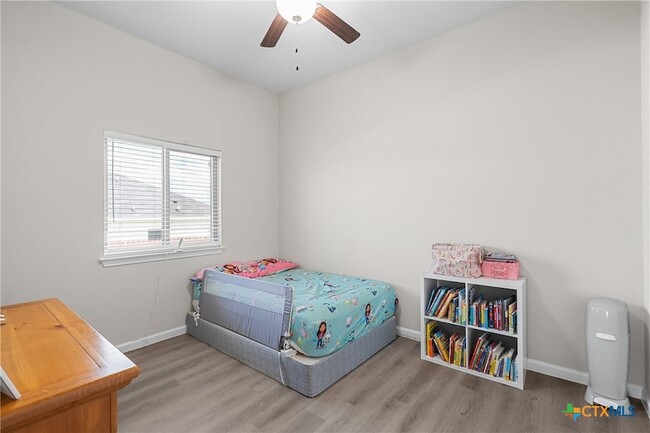 Building Photo - 7822 Kendall Hill Dr