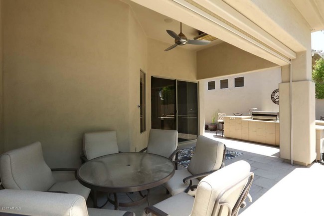 Building Photo - 7371 E Vaquero Dr