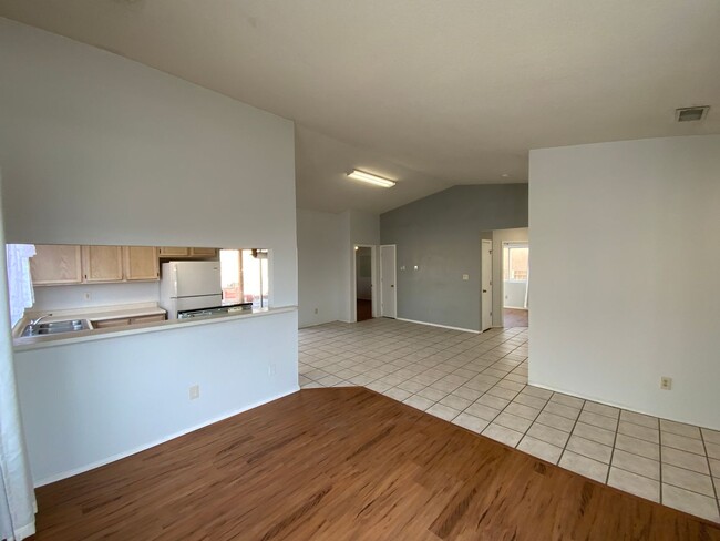 Building Photo - 3 Bedroom Single Story Home Available Near...