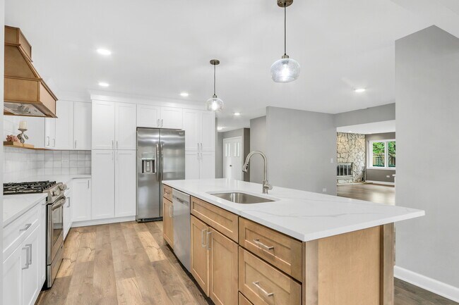 Building Photo - 179 S Alleghany Rd