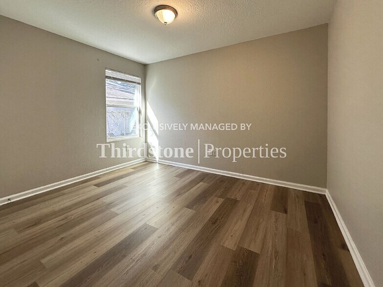 Building Photo - 938 Ardoon St