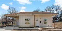 Building Photo - 1350 Fitzhugh Ave