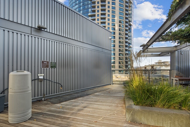 Building Photo - 3601 S River Pkwy
