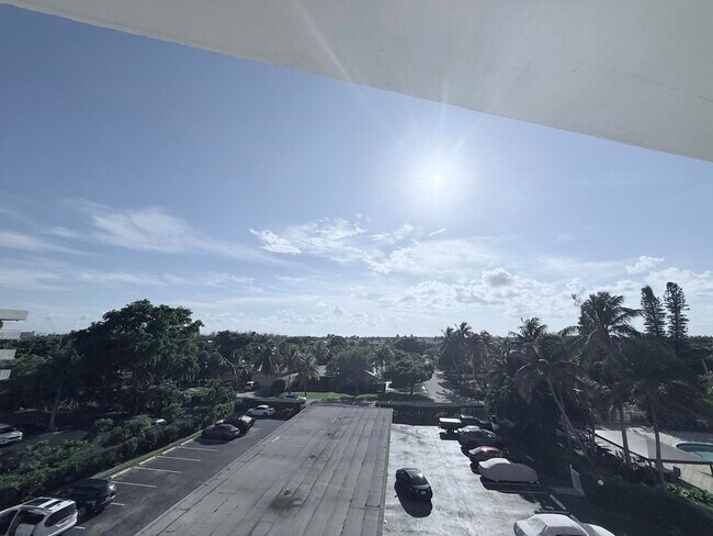 Building Photo - 2851 S Ocean Blvd