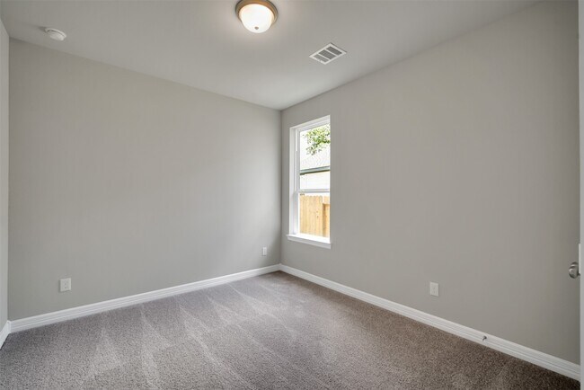 Building Photo - 529 Cedar Harbor Ct