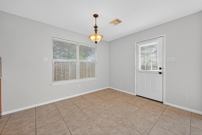Building Photo - 16414 Sylvan Dale Dr