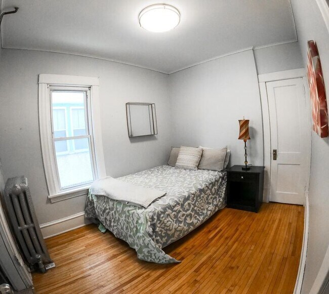 Building Photo - 3444 Colfax Ave S